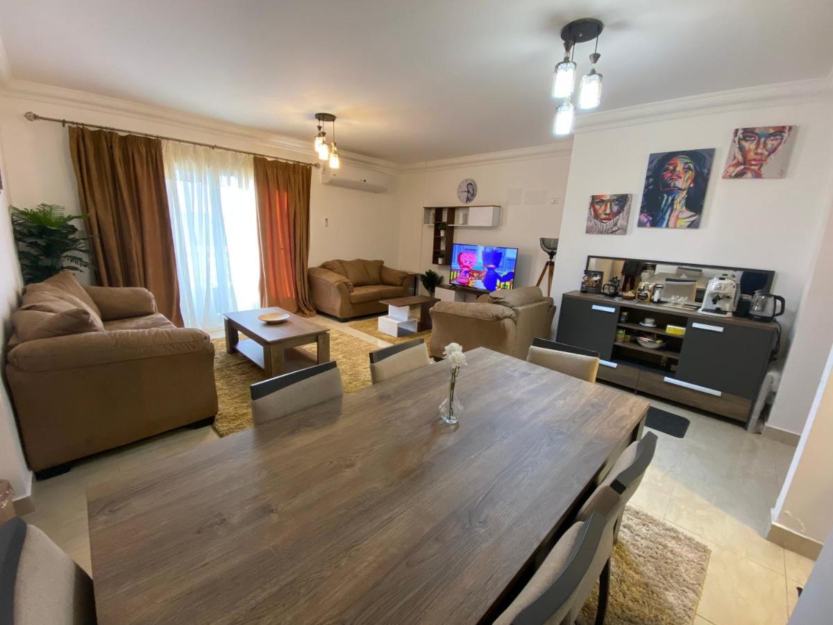 Madinaty Well-Furnished 3- Bedroom Apartment - شقة فندقيه للايجار مدينتي Madinat ash Shuruq 외부 사진